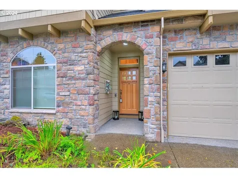6842 NE Willowgrove Street Hillsboro OR 97124