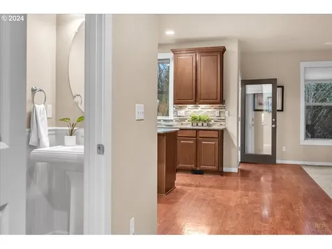 6842 NE Willowgrove Street Hillsboro OR 97124