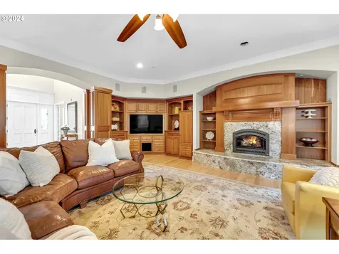 912 Se 201st Court Camas WA 98607