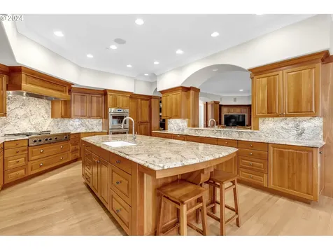 912 Se 201st Court Camas WA 98607