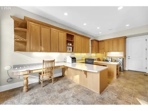912 Se 201st Court Camas WA 98607
