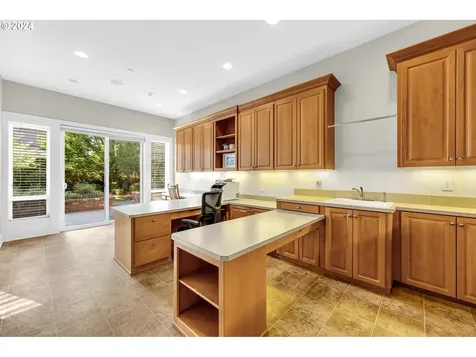 912 Se 201st Court Camas WA 98607