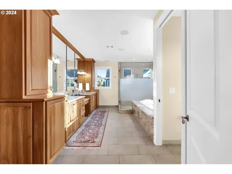 912 Se 201st Court Camas WA 98607