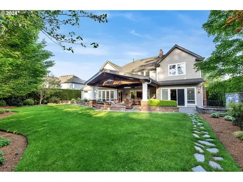 912 Se 201st Court Camas WA 98607