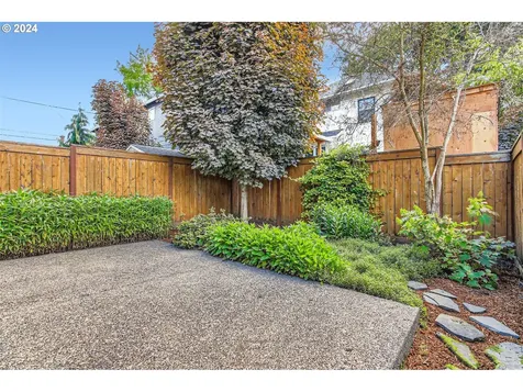 2750 NE Rodney Avenue Portland OR 97212