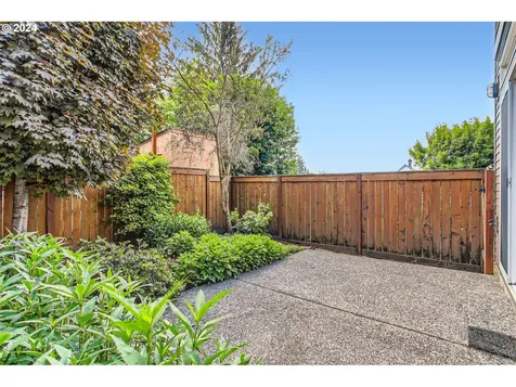 2750 NE Rodney Avenue Portland OR 97212