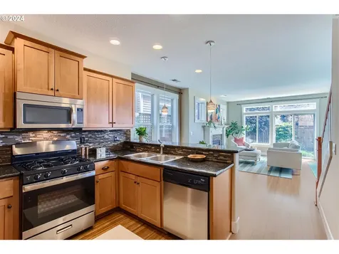 2750 NE Rodney Avenue Portland OR 97212