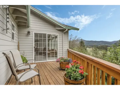 1095 Hollyridge Drive Tillamook OR 97141