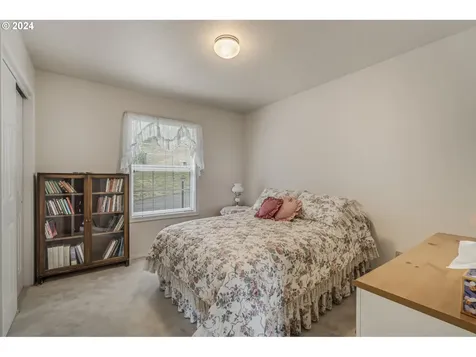 1095 Hollyridge Drive Tillamook OR 97141