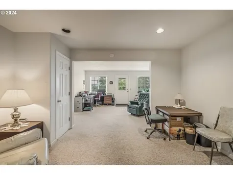 1095 Hollyridge Drive Tillamook OR 97141