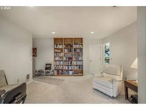 1095 Hollyridge Drive Tillamook OR 97141