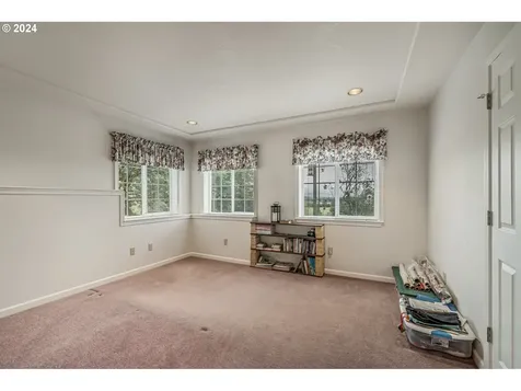 1095 Hollyridge Drive Tillamook OR 97141