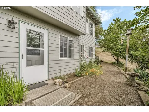 1095 Hollyridge Drive Tillamook OR 97141