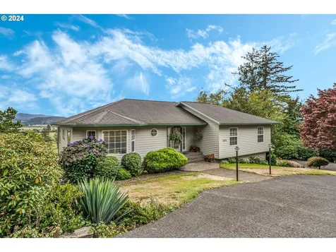 1095 Hollyridge Drive Tillamook OR 97141