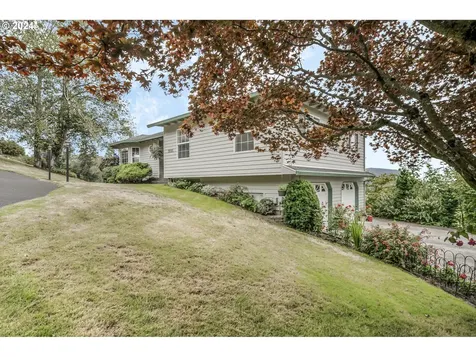 1095 Hollyridge Drive Tillamook OR 97141