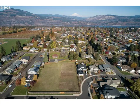 3643 Lois Drive Hood River OR 97031