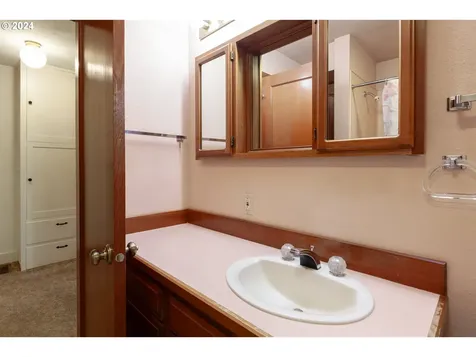 3643 Lois Drive Hood River OR 97031