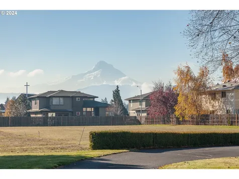 3643 Lois Drive Hood River OR 97031