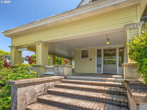 1002 Se 53rd Avenue Portland OR 97215