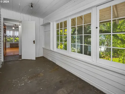 1002 Se 53rd Avenue Portland OR 97215