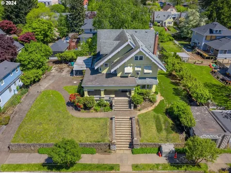 1002 Se 53rd Avenue Portland OR 97215