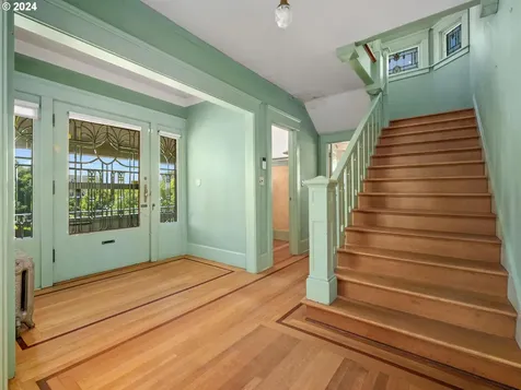 1002 Se 53rd Avenue Portland OR 97215