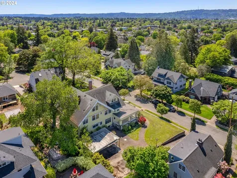 1002 Se 53rd Avenue Portland OR 97215