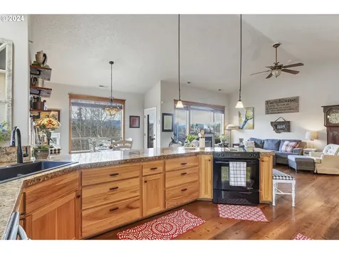 1031 Vista Lane Sweet Home OR 97386