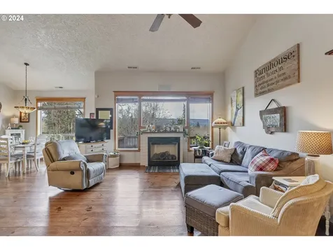 1031 Vista Lane Sweet Home OR 97386
