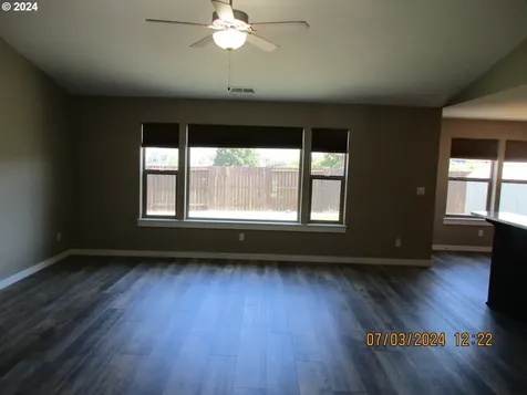 131 Braxton Court Roseburg OR 97471