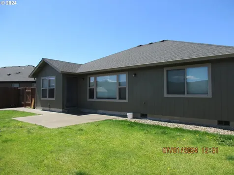 131 Braxton Court Roseburg OR 97471