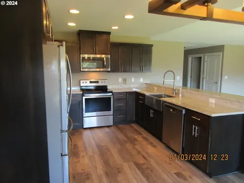 131 Braxton Court Roseburg OR 97471
