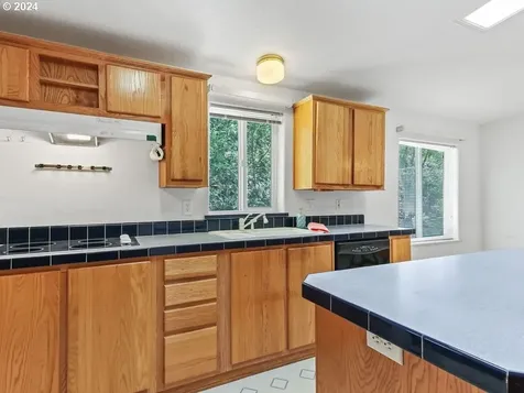 17290 S Burk Road Beavercreek OR 97004