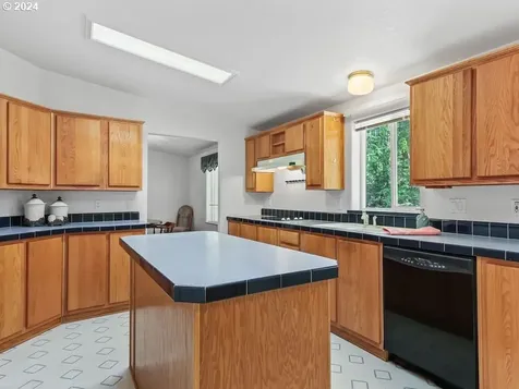 17290 S Burk Road Beavercreek OR 97004