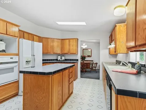 17290 S Burk Road Beavercreek OR 97004