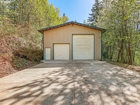 17290 S Burk Road Beavercreek OR 97004