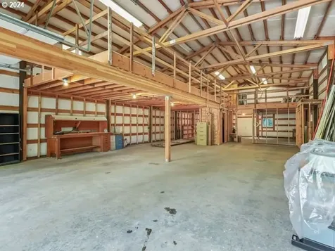 17290 S Burk Road Beavercreek OR 97004