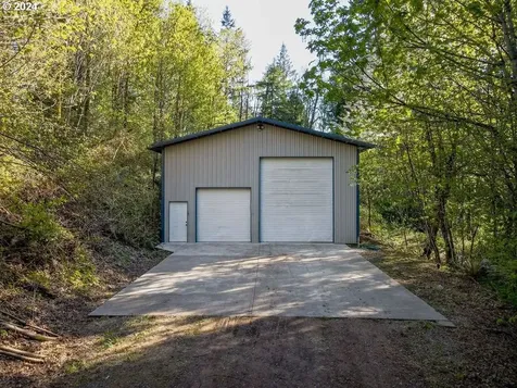 17290 S Burk Road Beavercreek OR 97004