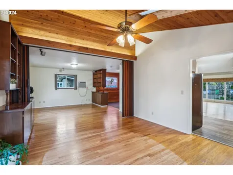 5815 SE Tolman Street Portland OR 97206