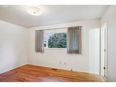 5815 SE Tolman Street Portland OR 97206