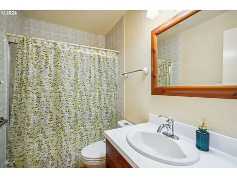 5815 SE Tolman Street Portland OR 97206