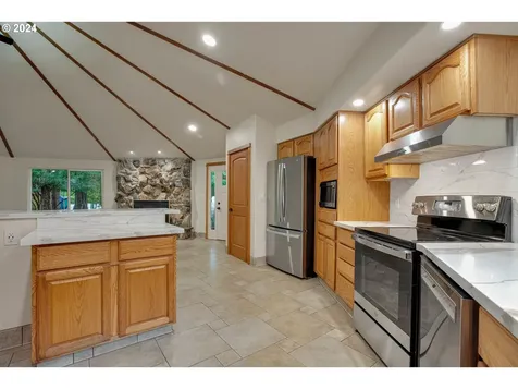 221 SE 214th Avenue Gresham OR 97030