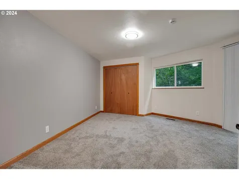 221 SE 214th Avenue Gresham OR 97030