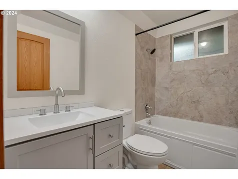 221 SE 214th Avenue Gresham OR 97030