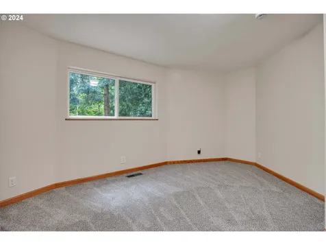 221 SE 214th Avenue Gresham OR 97030