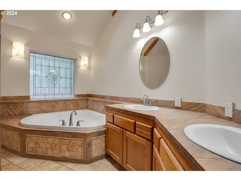 221 SE 214th Avenue Gresham OR 97030