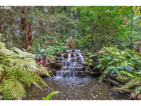 221 SE 214th Avenue Gresham OR 97030
