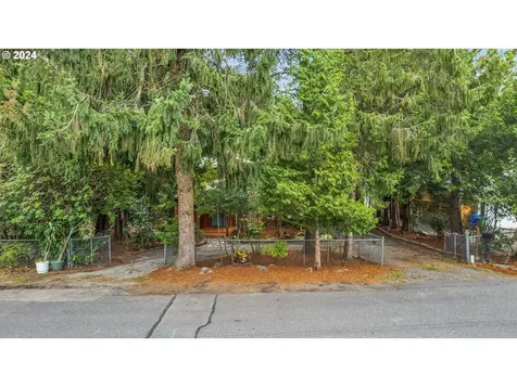 221 SE 214th Avenue Gresham OR 97030