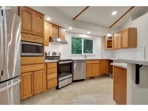 221 SE 214th Avenue Gresham OR 97030