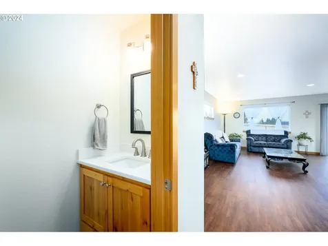 301 NW Hope Court Willamina OR 97396